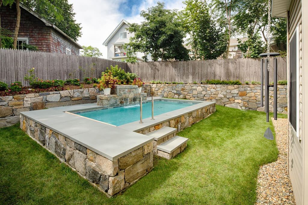 Pool Construction Tips for Tiny Backyards